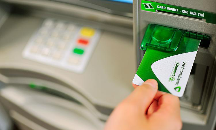 Vietcombank miễn phí đổi thẻ Connect24 phiên bản Chip Contactless