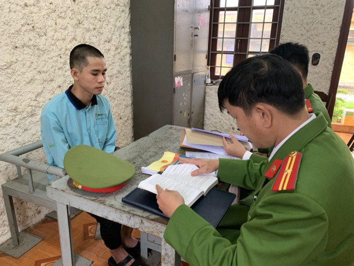 Bắt kẻ chặn đường nhiều c&ocirc; g&aacute;i, g&iacute; m&atilde; tấu cướp t&agrave;i sản trong đ&ecirc;m - Ảnh 1.