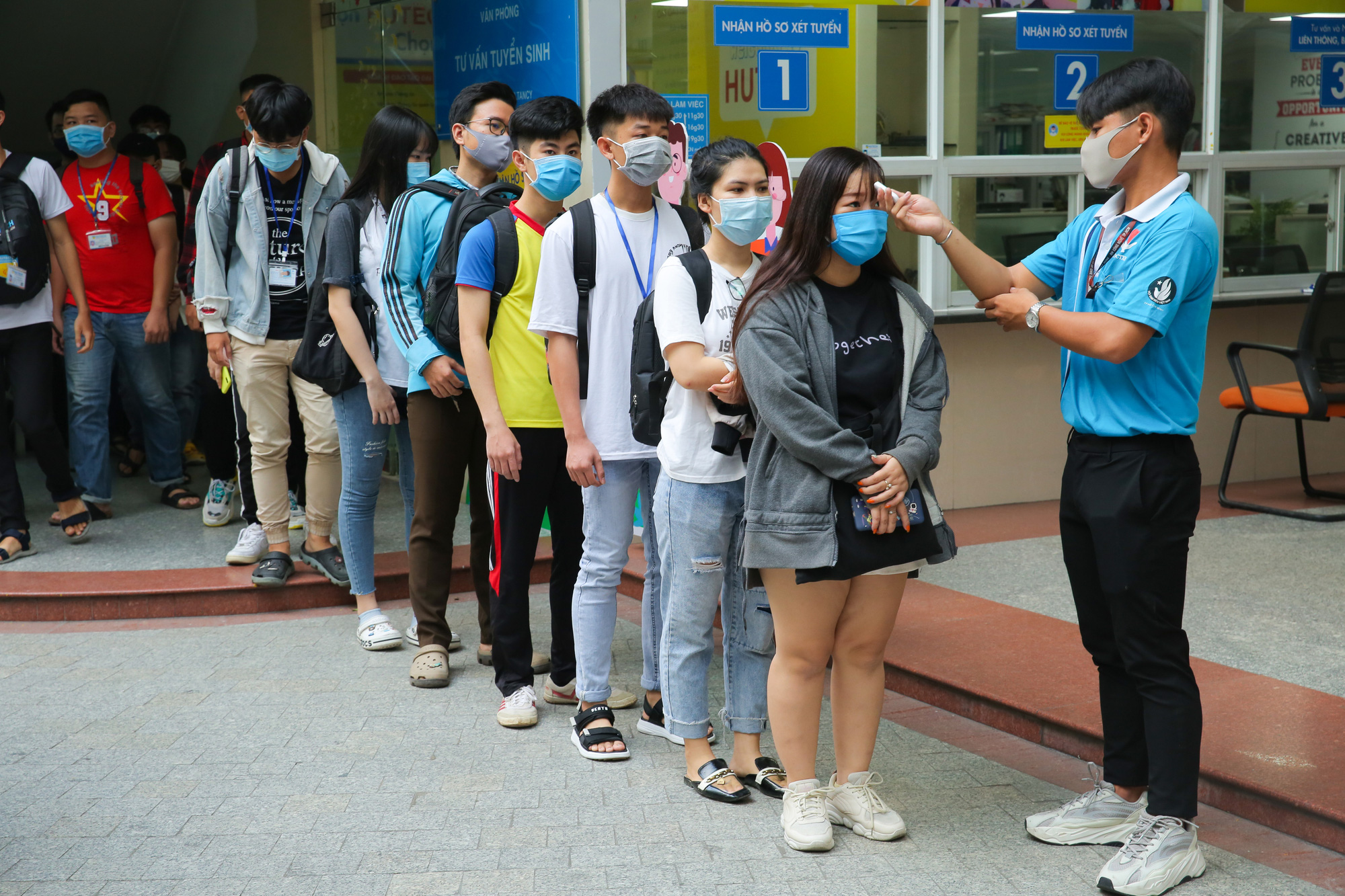 Nhiều trường ĐH cho sinh viên nghỉ học, dạy học trực tuyến vì Covid-19