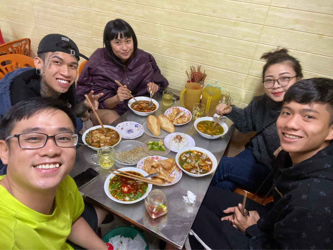 Tưng bừng đám cưới Công Phượng ở quê nhà, có cả Dế Choắt, Jack