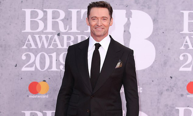 Rộ tin “người sói” Hugh Jackman tặng quà Giáng sinh cho 900 nhân viên
