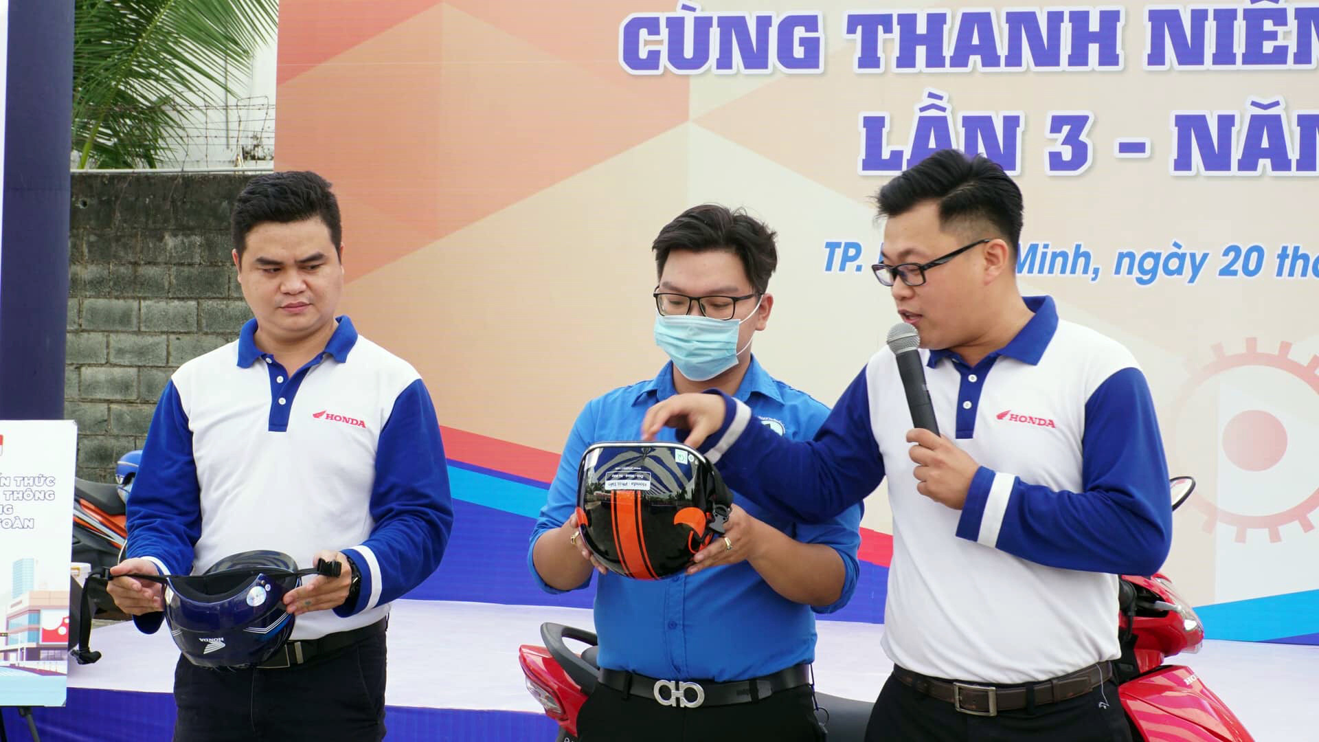 Phổ biến kiến thức lái xe an toàn cho công nhân