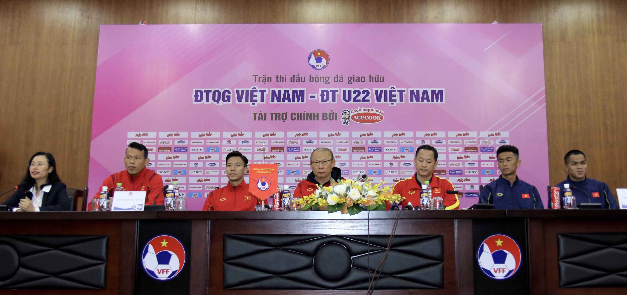 Giao hữu Đội tuyển quốc gia - U22 Việt Nam: Thầy Park chỉ dự khán