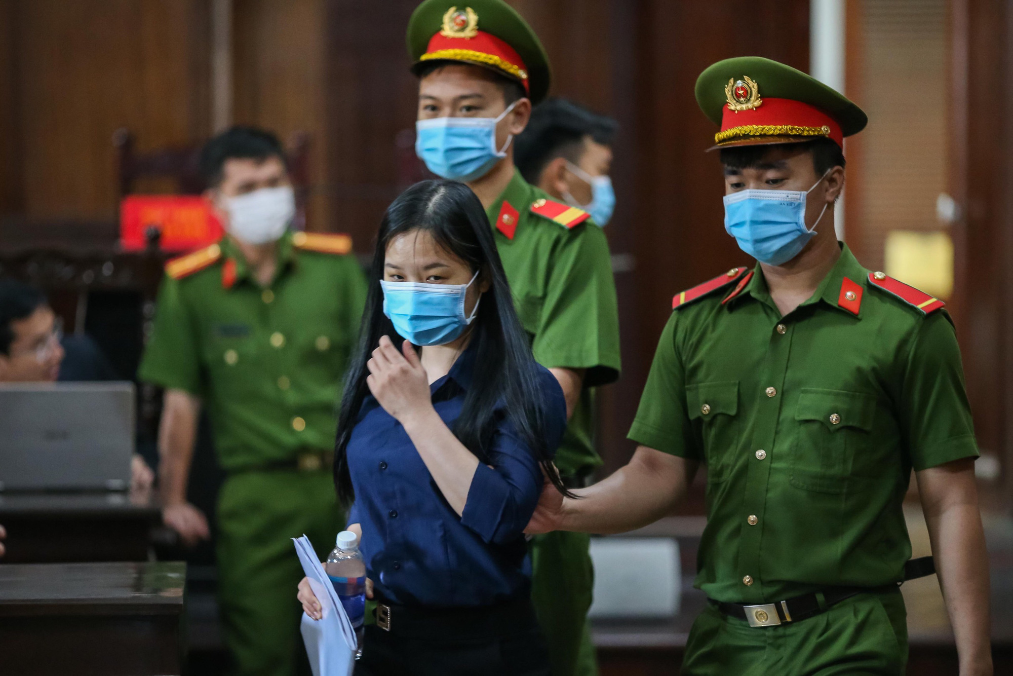 &Ocirc;ng Đinh La Thăng y&ecirc;u cầu giải th&iacute;ch c&aacute;o buộc của VKSND TP - Ảnh 3.