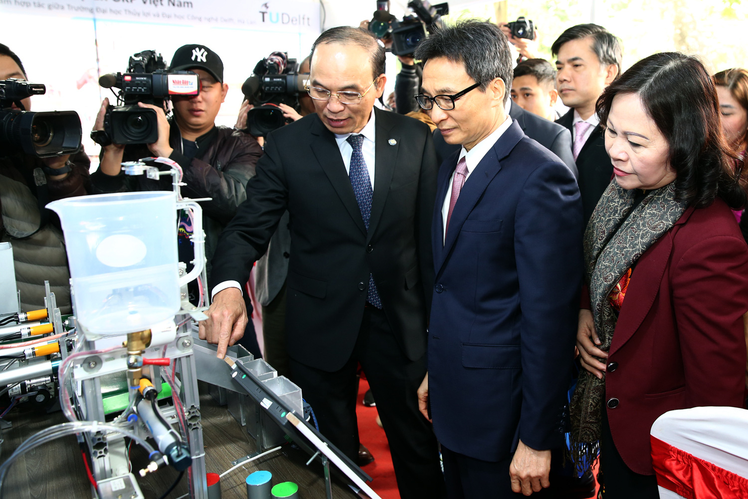 Khơi dậy khát vọng khởi nghiệp của học sinh, sinh viên - Ảnh 2.