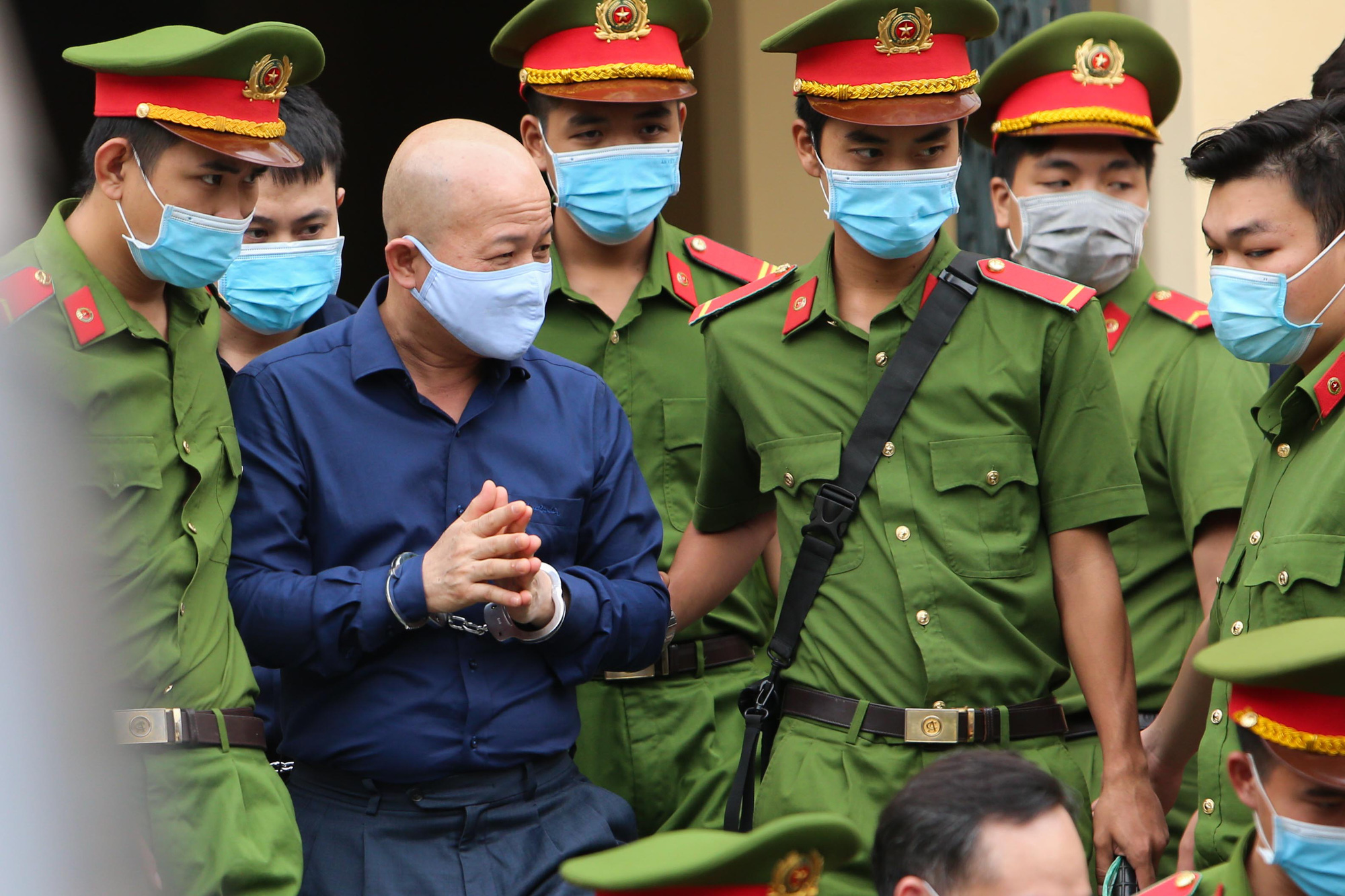Những chi tiết, h&igrave;nh ảnh &ldquo;đắt&rdquo; trong phi&ecirc;n xử &ocirc;ng Đinh La Thăng - Ảnh 11.