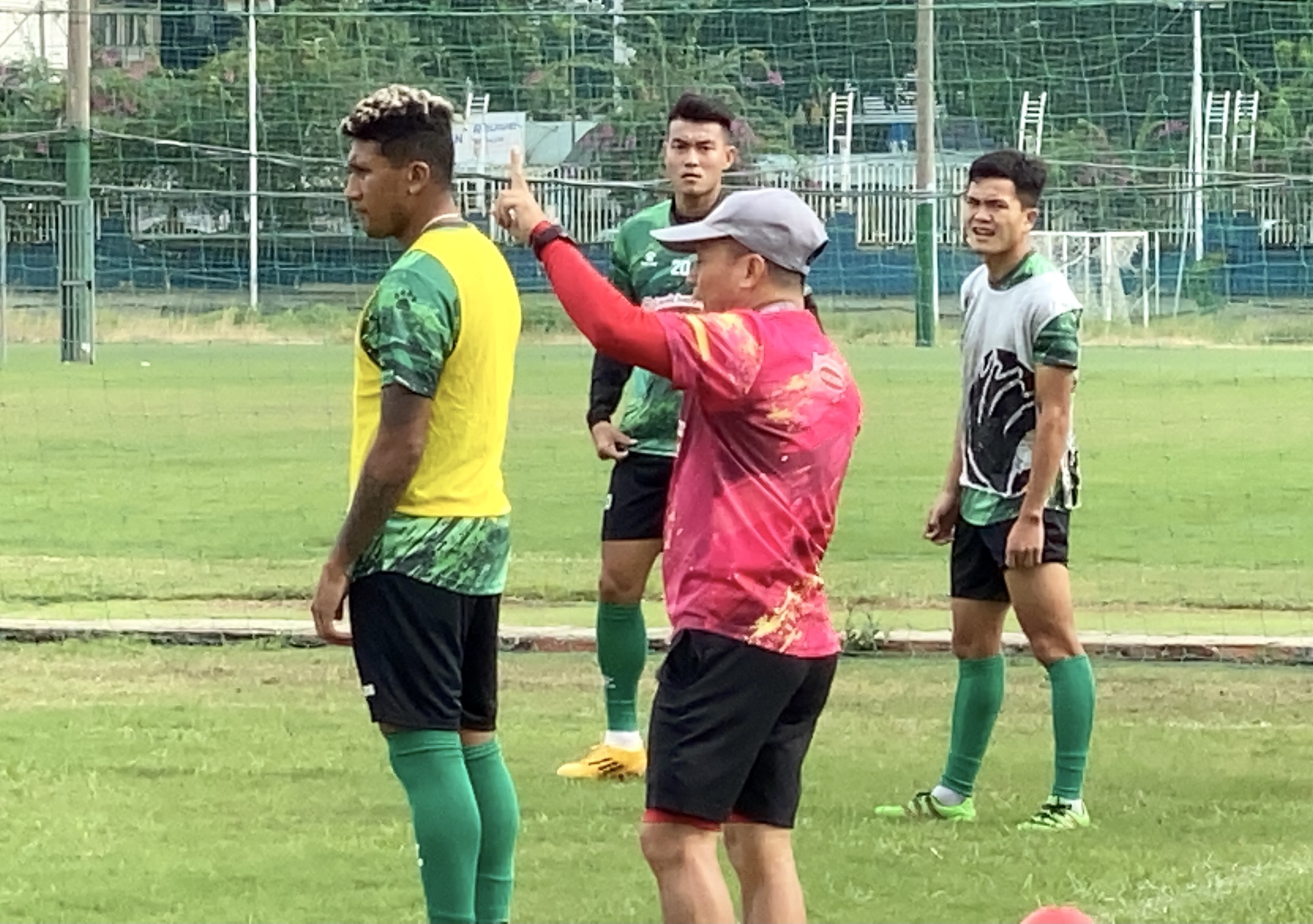 Tuyển thủ Costa Rica Jose Ortiz trở lại hội qu&acirc;n c&ugrave;ng CLB TP HCM - Ảnh 2.