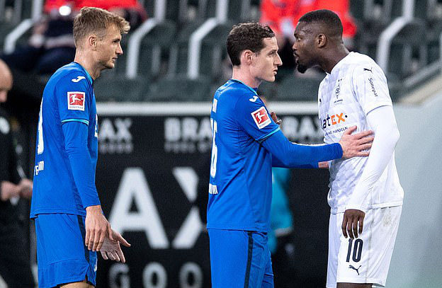 Phun mưa đối thủ, con trai cựu danh thủ Lilian Thuram bị treo gi&ograve; 6 trận - Ảnh 4.