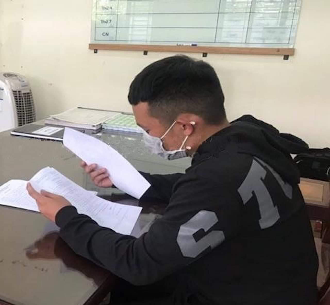 Dẫn con gái đi khám ngỡ ngàng biết mang thai, "tác giả" là kẻ cùng địa phương