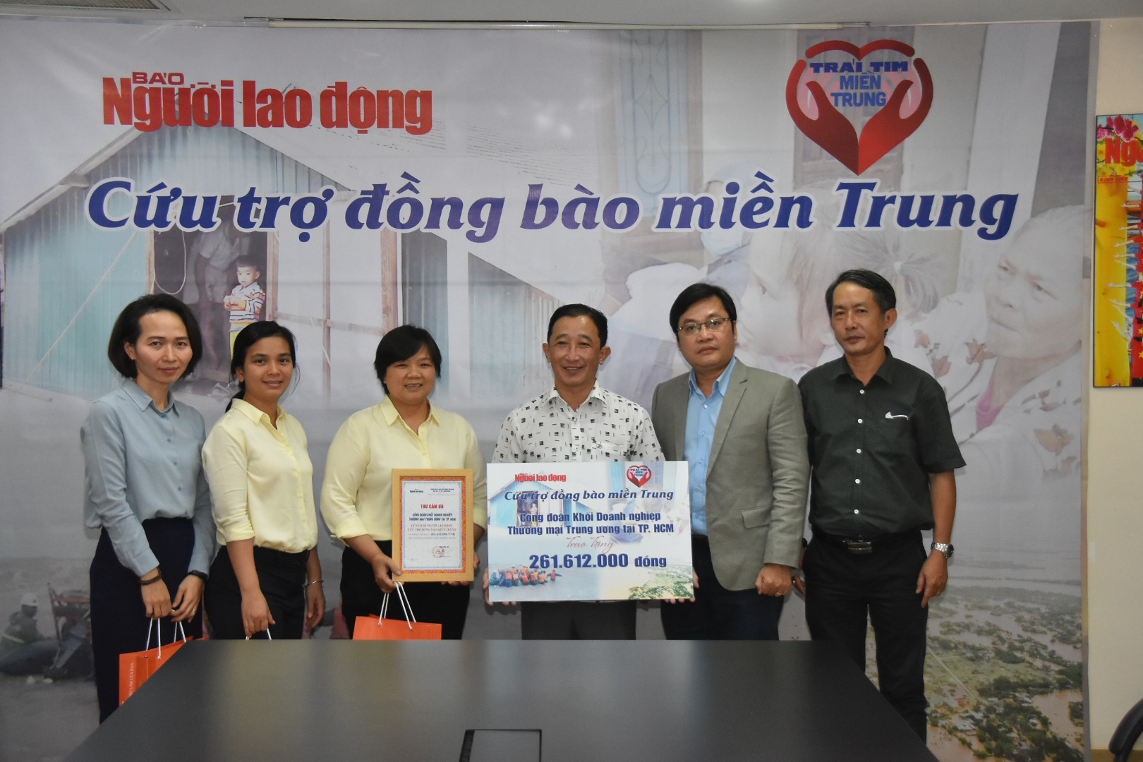 Chương trình “Trái tim miền Trung” tiếp tục nhận thêm tấm lòng