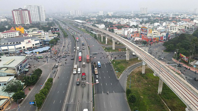 Gi&aacute; bất động sản tăng vọt khắp nơi - Ảnh 2.