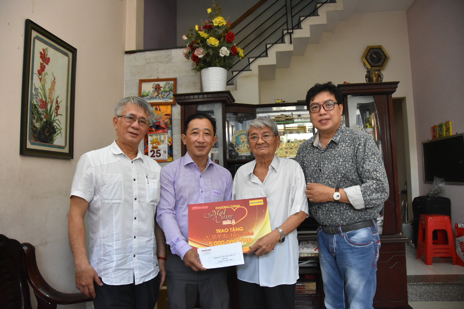 "Mai Vàng nhân ái" thăm hai NSƯT Tạ Hiền Minh và Bùi Xuân Hanh