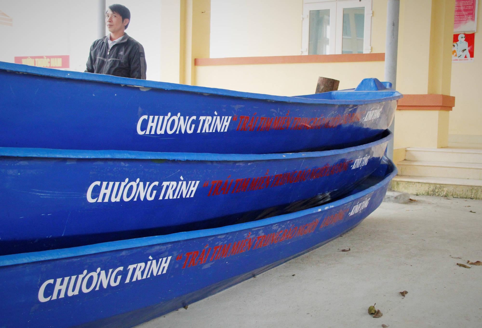 Trái tim miền Trung đến với người dân vùng lũ Quảng Bình - Ảnh 7.