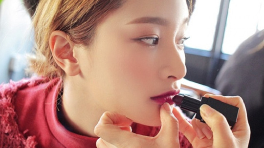Mẹo tô son đẹp, giữ màu lâu nàng nào cũng nên biết