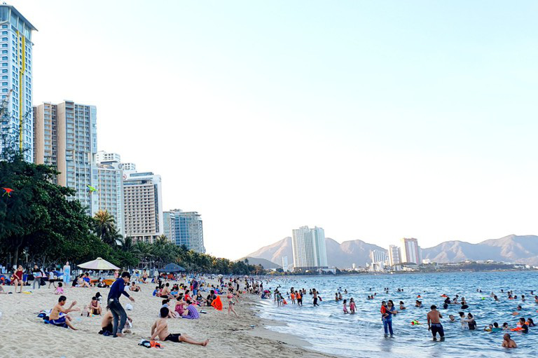 Vì sao căn hộ du lịch view biển luôn khát hàng? - Ảnh 1.
