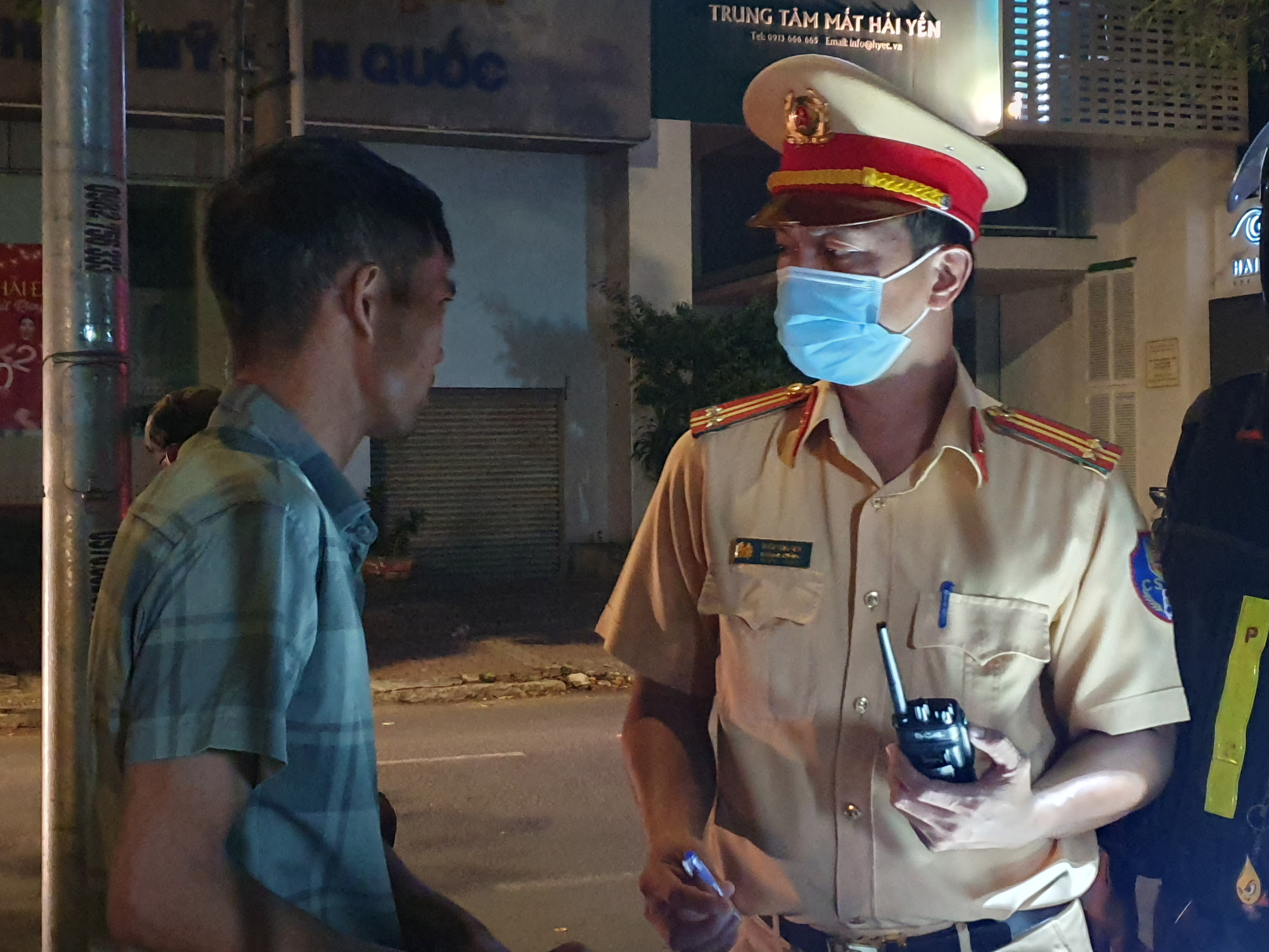 Cái kết của 3 thanh niên tống ba trên xe máy, trêu chọc CSGT Đội Bàn Cờ - Ảnh 3.