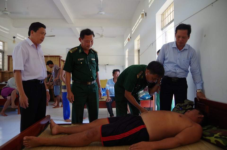 9 ngư dân may mắn thoát chết trên vùng biển Gò Công