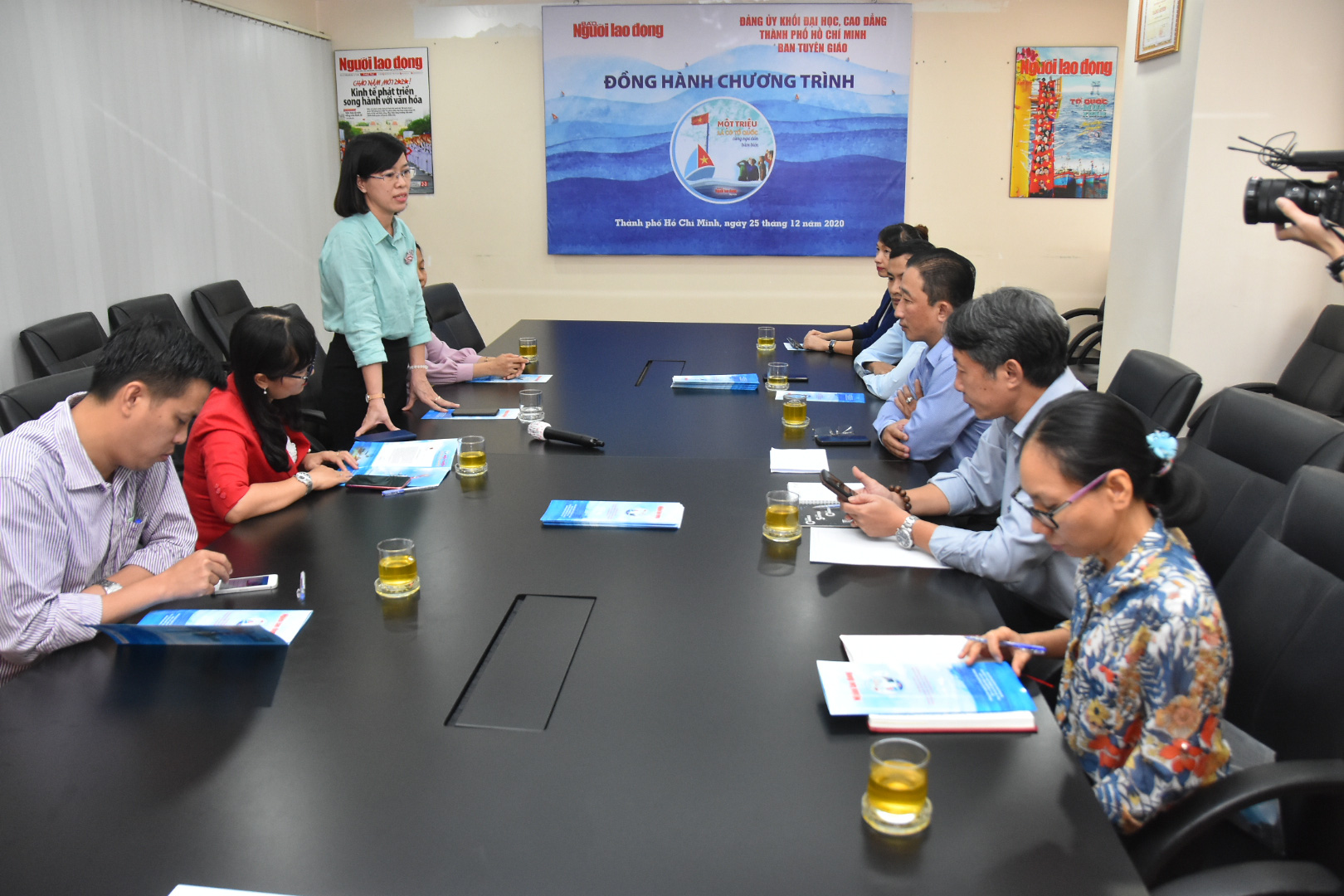 Lan tỏa mạnh mẽ Chương trình Một triệu lá cờ Tổ quốc cùng ngư dân bám biển - Ảnh 3.
