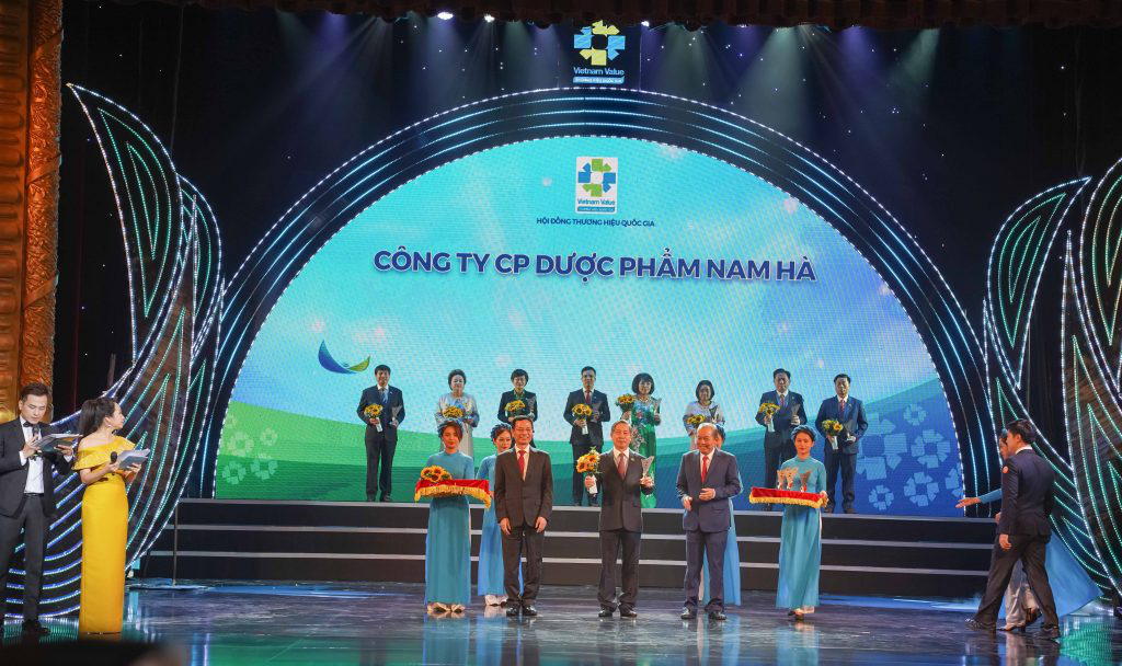 Vượt khó năm 2020, Dược Nam Hà đạt nhiều thành tựu lớn