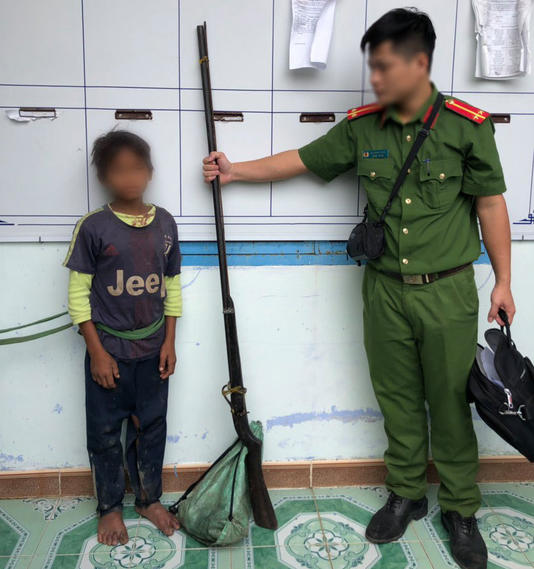 Vụ gia đình 3 người bị bắn khi đang ăn cơm: Hung thủ cao chưa bằng khẩu súng