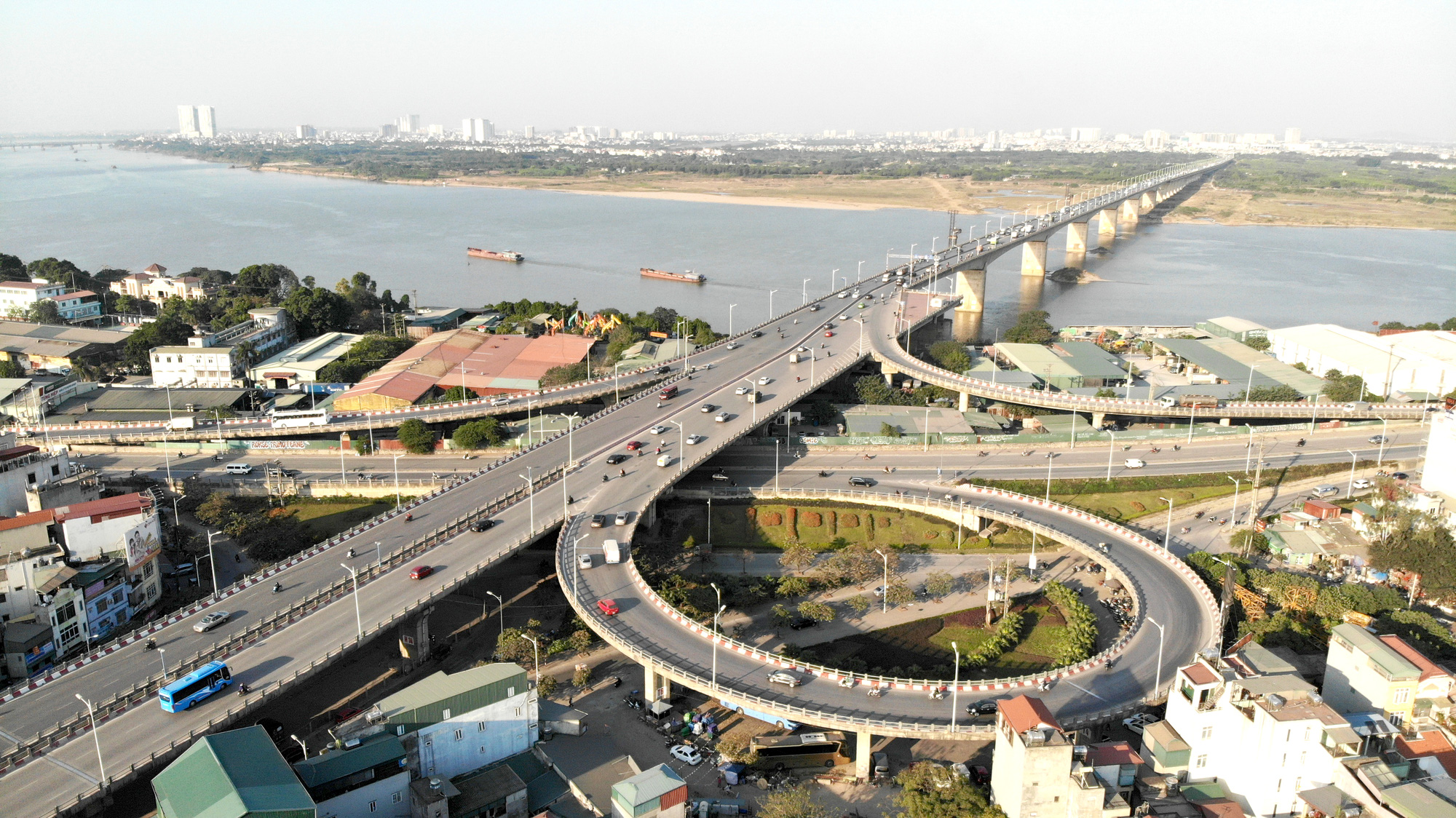 Xây thêm 10 cầu qua sông Hồng