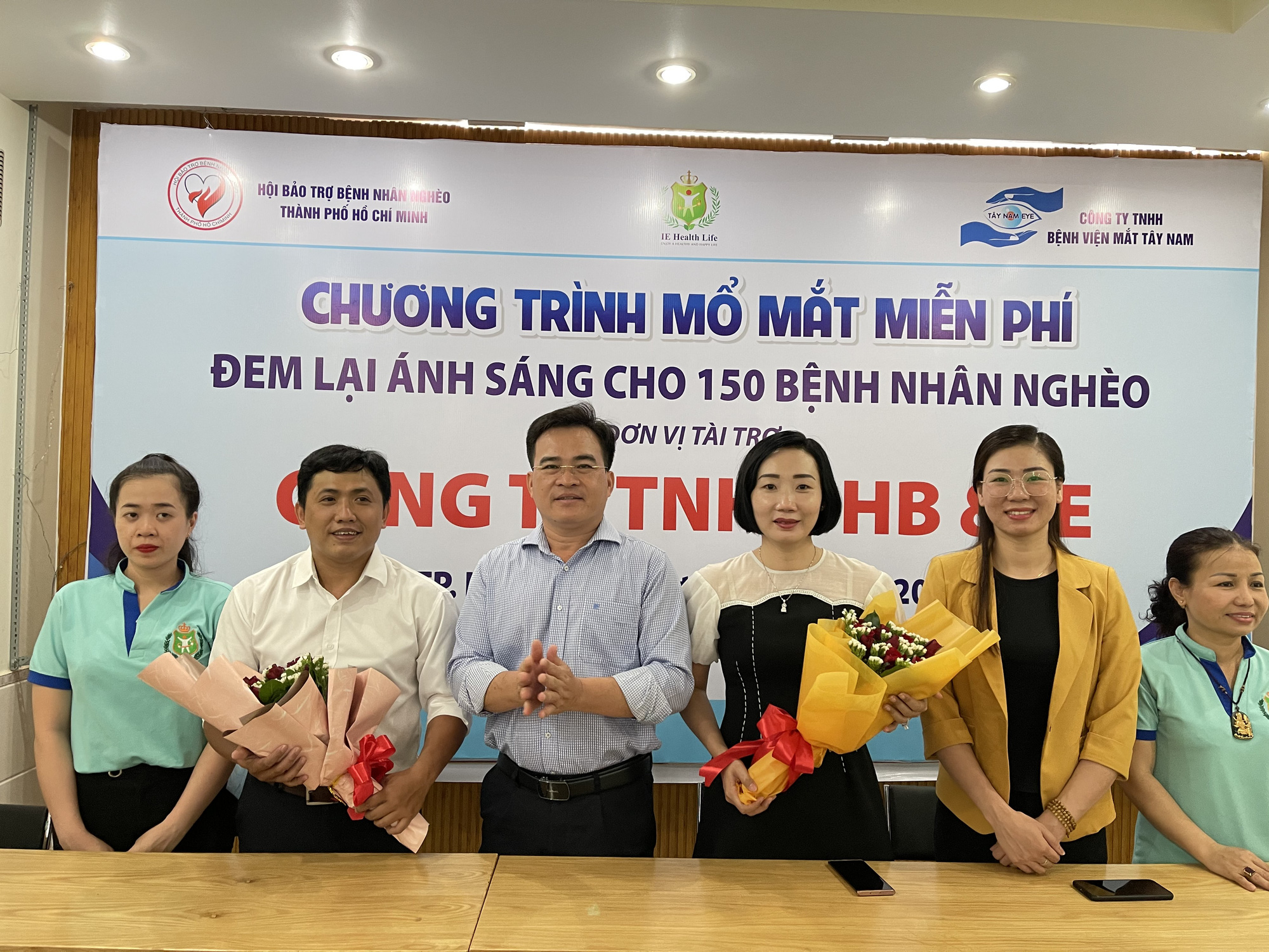 HB & IE giúp 150 bệnh nhân nghèo sáng mắt
