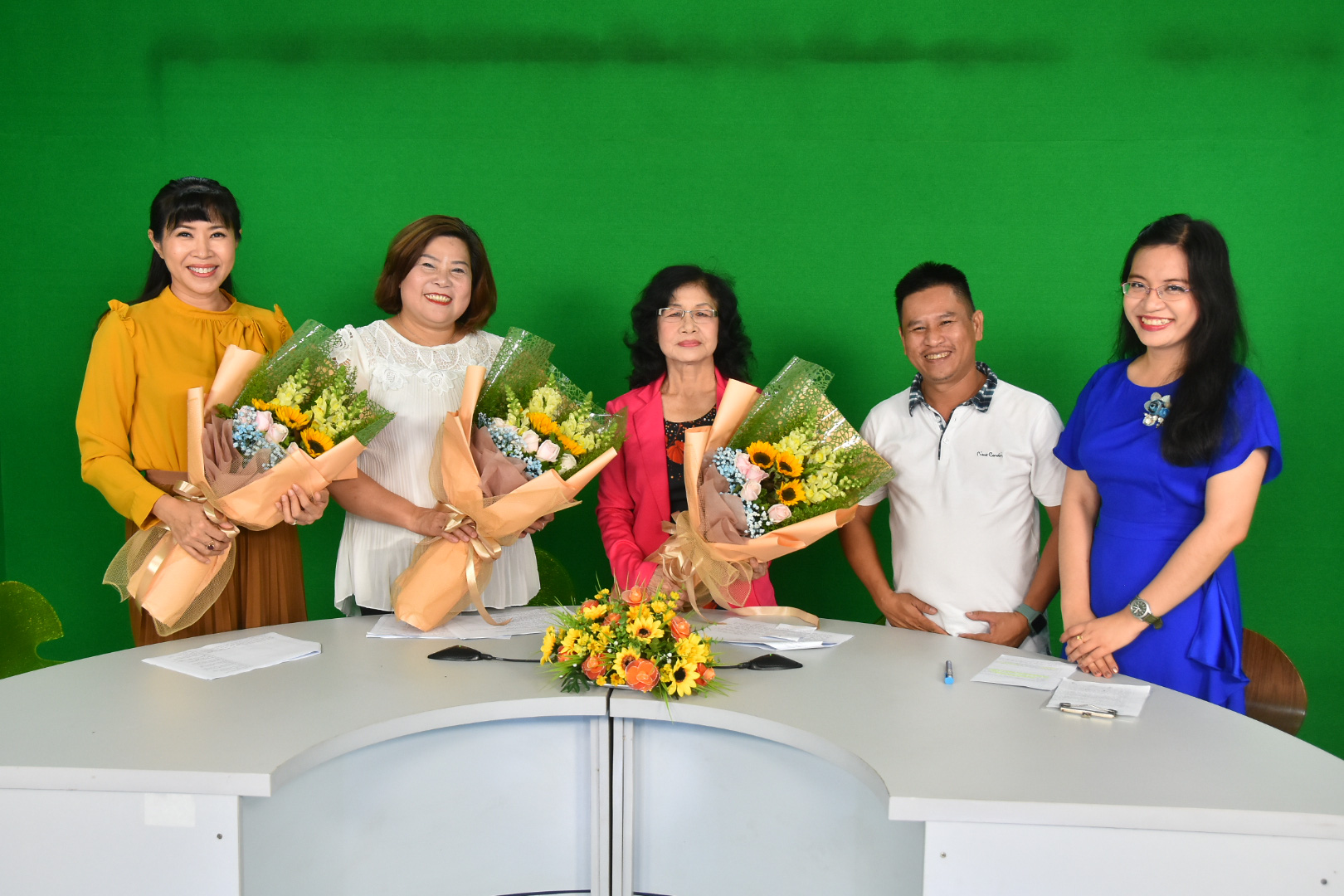 MC Quỳnh Hoa, nhà báo Cát Vũ, biên kịch Thanh Hương dự đoán về Giải Mai Vàng 2020