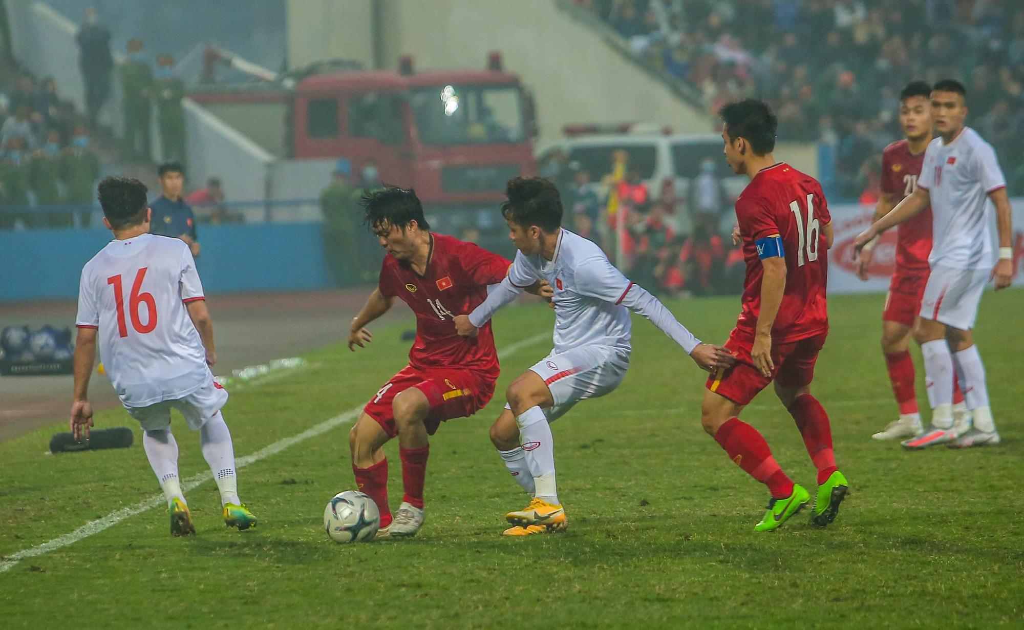 Quang Hải ghi b&agrave;n, đội tuyển Việt Nam ho&agrave; đ&agrave;n em U22 Việt Nam - Ảnh 3.