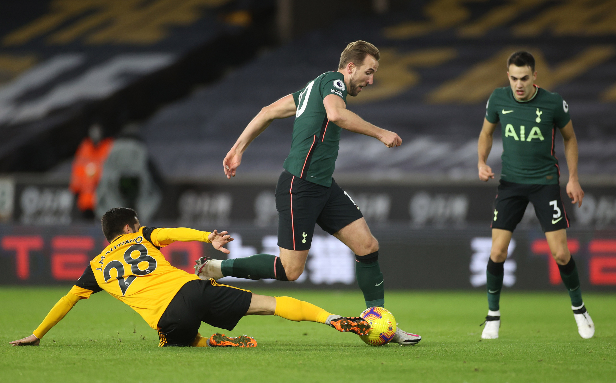 Tottenham đánh rơi chiến thắng phút cuối, lỡ Top 4 Ngoại hạng Anh - Ảnh 4.