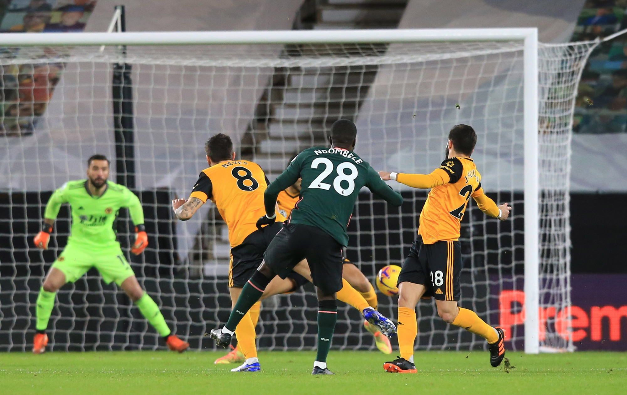 Tottenham đánh rơi chiến thắng phút cuối, lỡ Top 4 Ngoại hạng Anh - Ảnh 3.