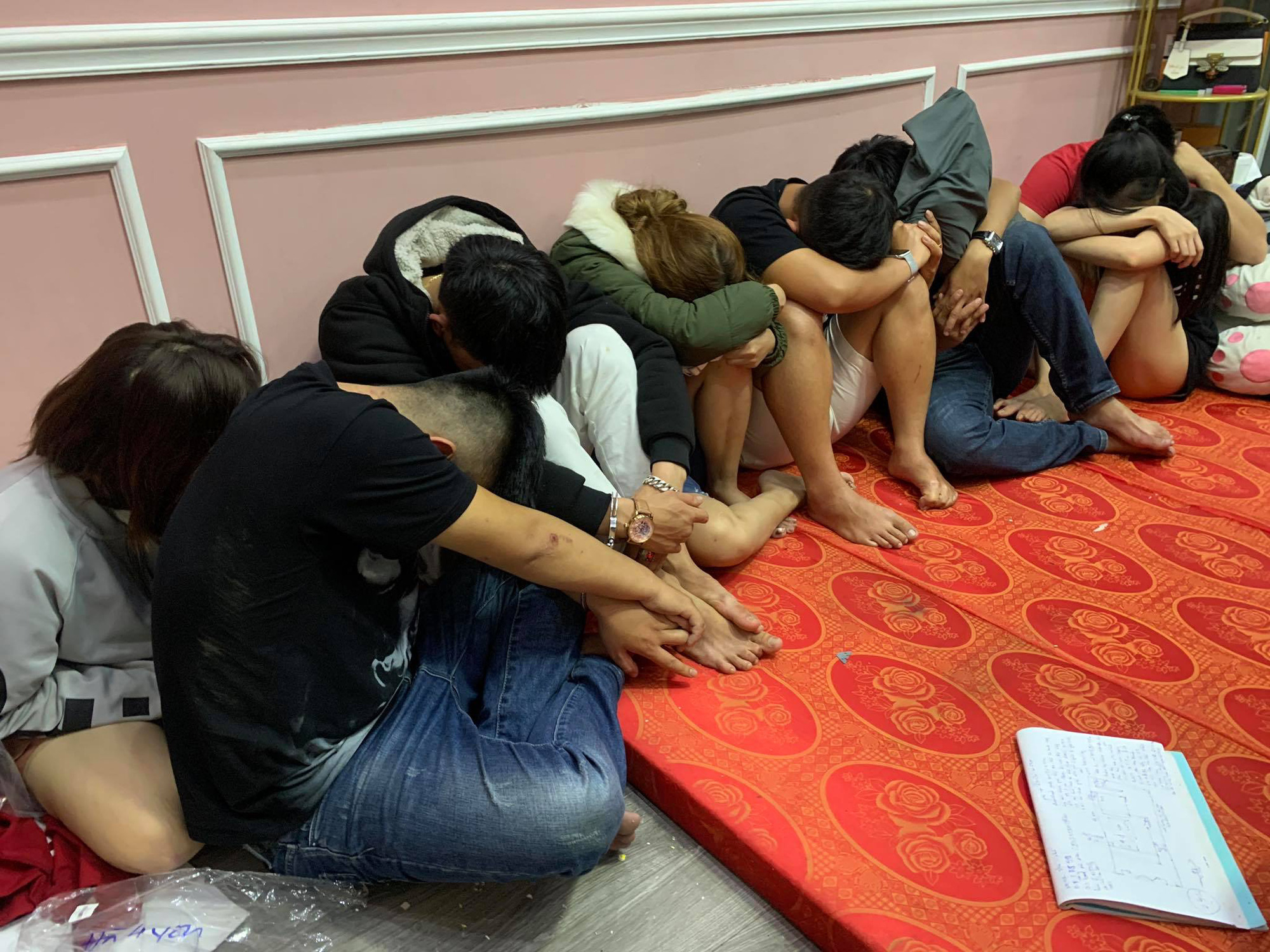 Tổ chức sinh nhật bằng bữa tiệc ma túy hơn 8 triệu đồng
