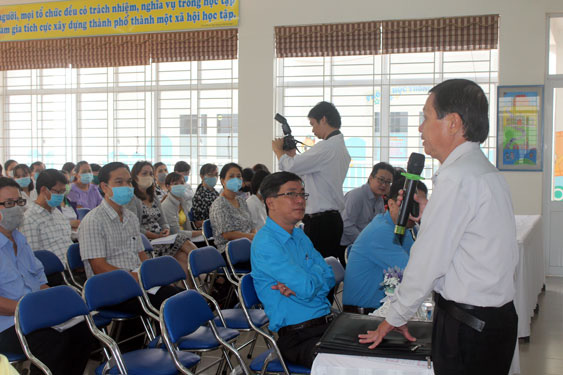 Nâng cao nhận thức chính trị, pháp luật cho cán bộ Công đoàn
