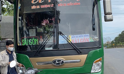 Tìm kiếm người nghi quốc tịch Trung Quốc rời khỏi hiện trường khi kiểm tra về Covid-19
