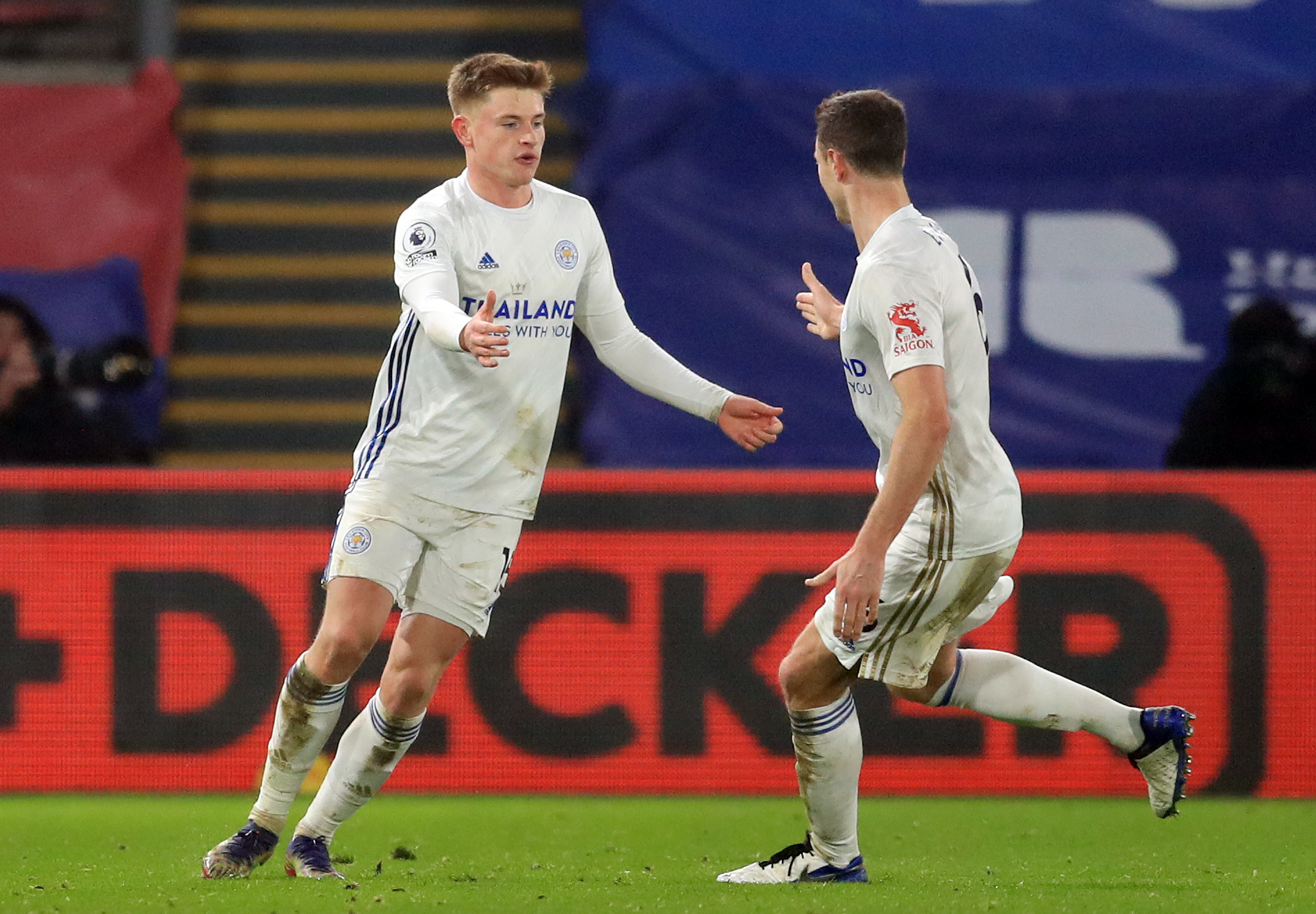 Chelsea lại mất điểm s&acirc;n nh&agrave;, Leicester may mắn tho&aacute;t hiểm - Ảnh 7.