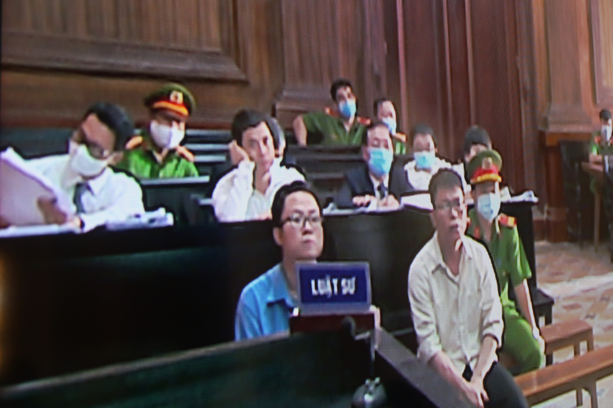 Trình chiếu nhiều clip ghi lại hành vi của cựu thẩm phán Nguyễn Hải Nam