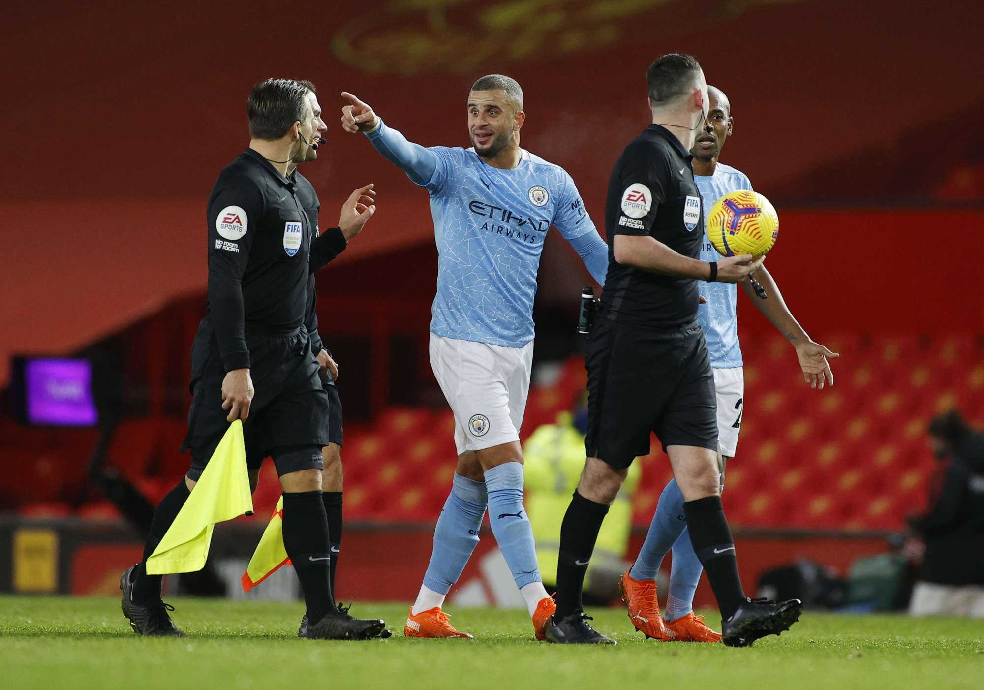 Man City vướng 7 ca dương tính, Everton quyết làm rõ việc hoãn trận - Ảnh 3.