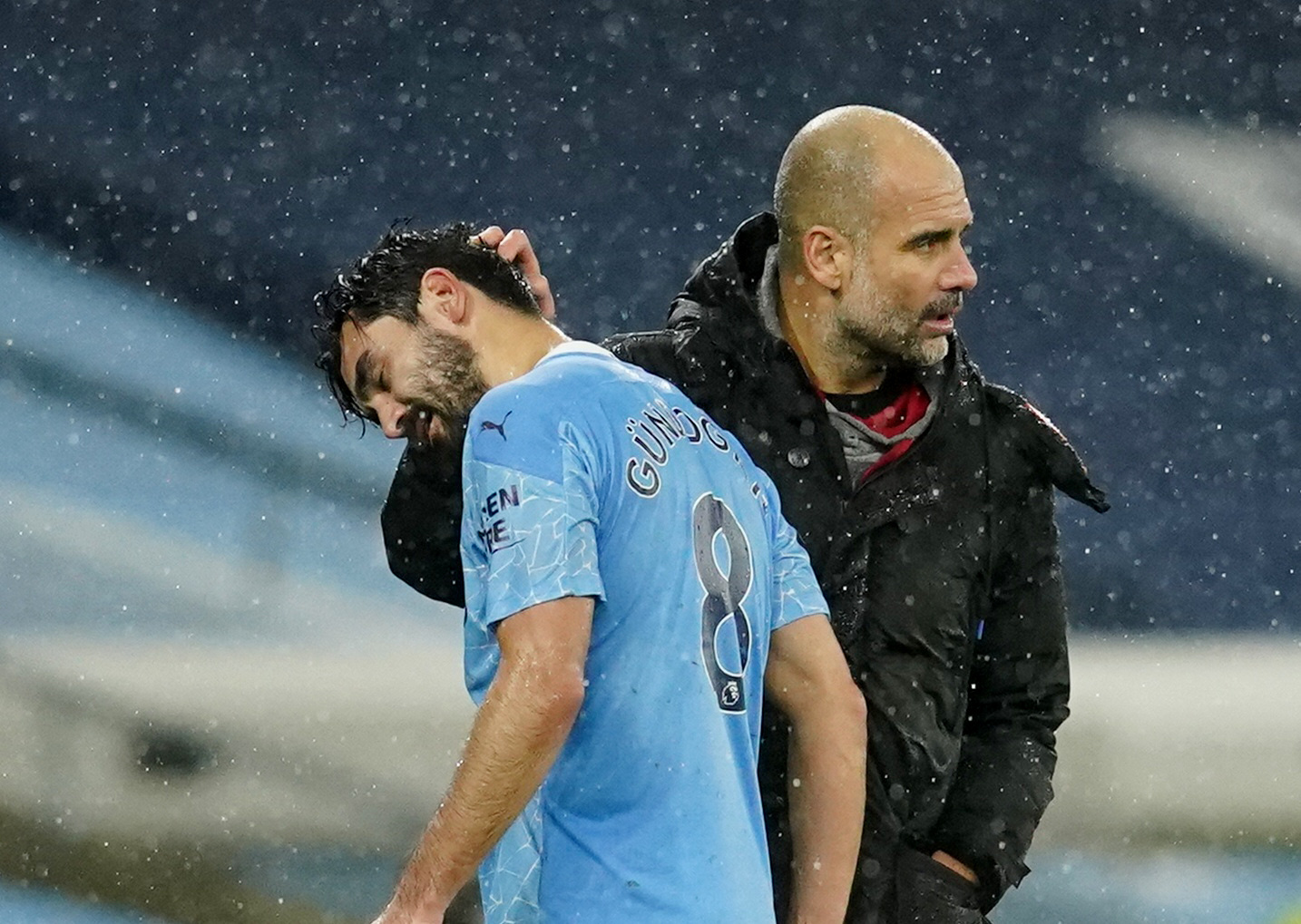 Man City vướng 7 ca Covid-19, Everton quyết làm rõ việc hoãn trận