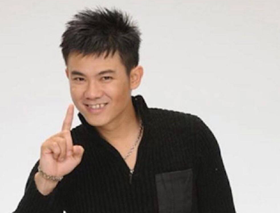 Ca sĩ Vân Quang Long bất ngờ qua đời vì đột quỵ