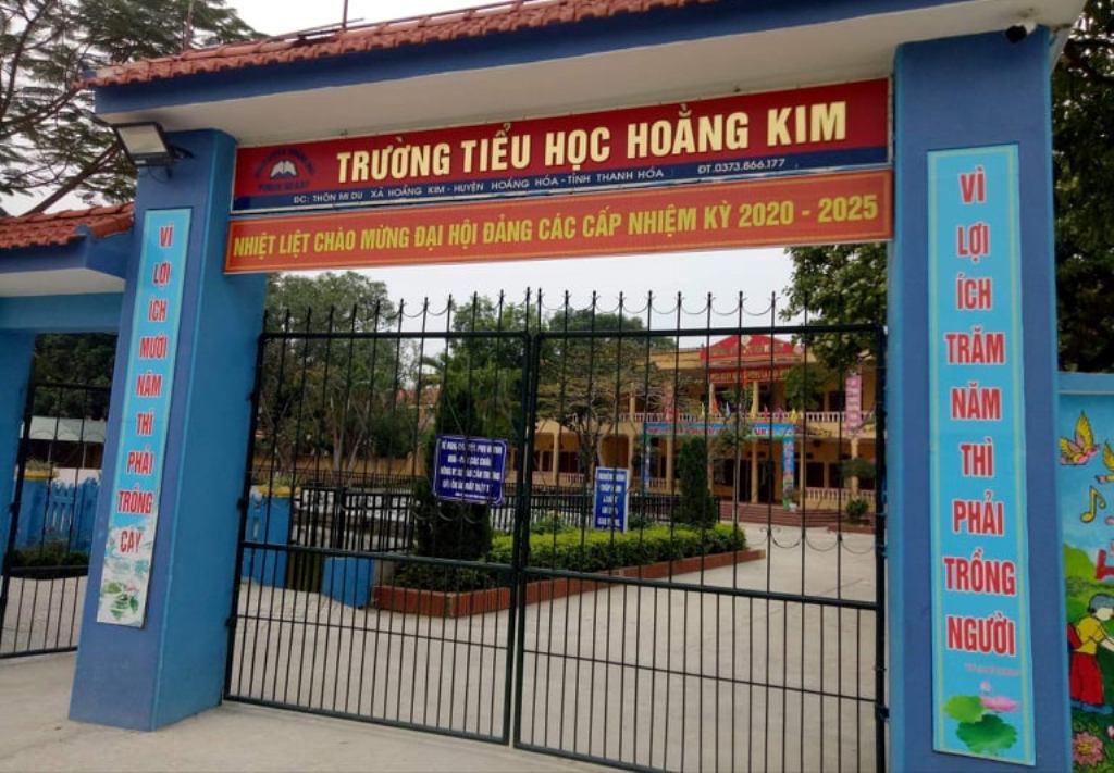 Nam sinh lớp 1 bị bạn n&eacute;m bi sắt v&agrave;o mắt g&acirc;y tổn thương nặng - Ảnh 2.