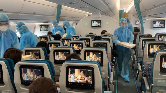 Đề nghị xử lý 3 tiếp viên hàng không làm trái quy định cách ly