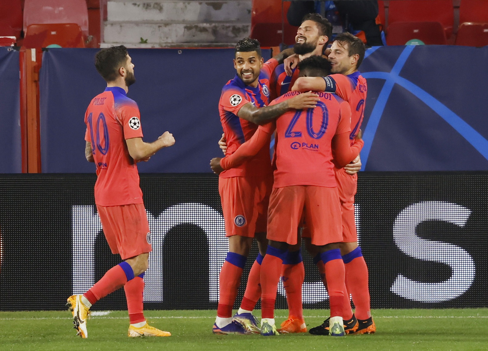 L&atilde;o tướng lập c&uacute; poker thần th&aacute;nh, Chelsea hủy diệt Sevilla - Ảnh 7.