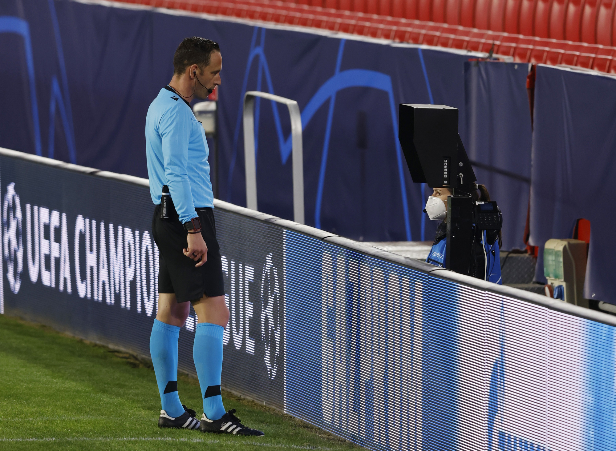 L&atilde;o tướng lập c&uacute; poker thần th&aacute;nh, Chelsea hủy diệt Sevilla - Ảnh 3.