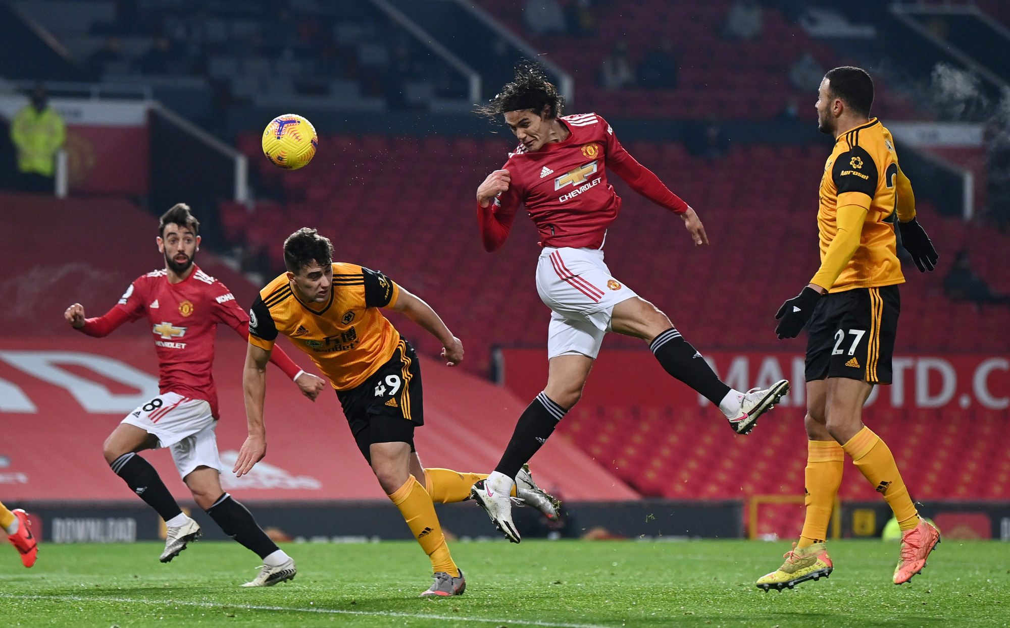 Lập c&ocirc;ng ph&uacute;t b&ugrave; giờ, Marcus Rashford đưa Man United l&ecirc;n ng&ocirc;i nh&igrave; bảng - Ảnh 4.