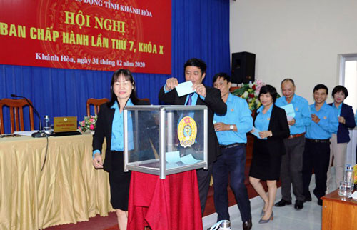 Ông Bùi Thanh Bình làm Chủ tịch LĐLĐ tỉnh Khánh Hòa