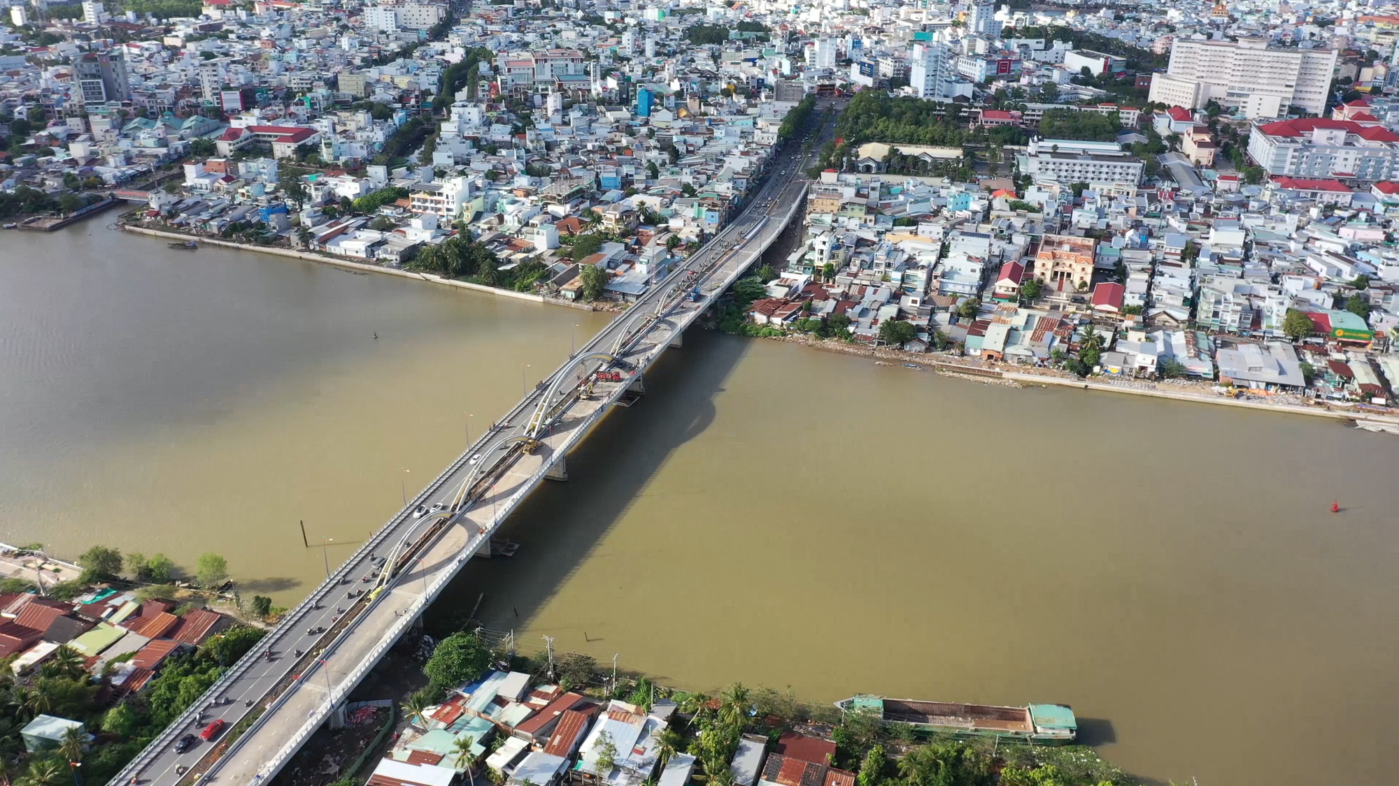 Thông xe cây cầu huyết mạch ra vào nội ô Cần Thơ - Ảnh 3.