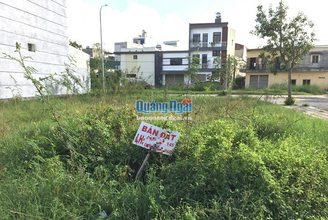 C&ograve;ng lưng trả nợ v&igrave; lướt s&oacute;ng theo đất bằng tiền ng&acirc;n h&agrave;ng - Ảnh 2.