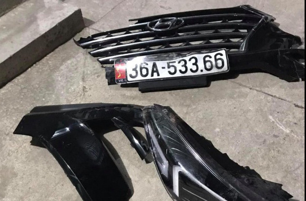 Xe ôtô tông chết người đi xe máy rồi rời khỏi hiện trường, rơi BKS 36A-533.66