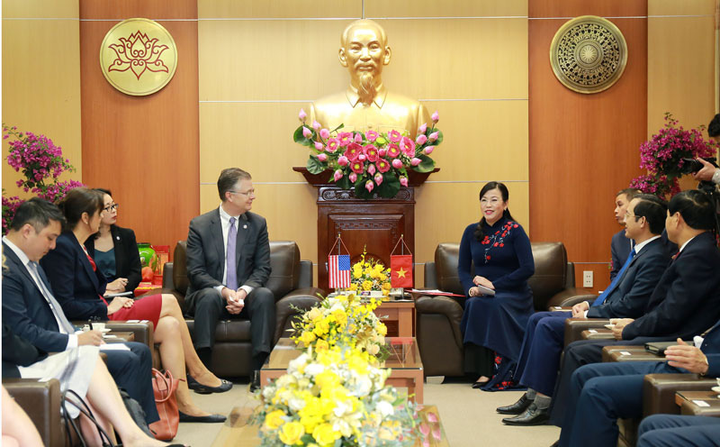 Đại sứ Daniel Kritenbrink khai trương Kh&ocirc;ng gian Mỹ tại tỉnh Th&aacute;i Nguy&ecirc;n - Ảnh 1.