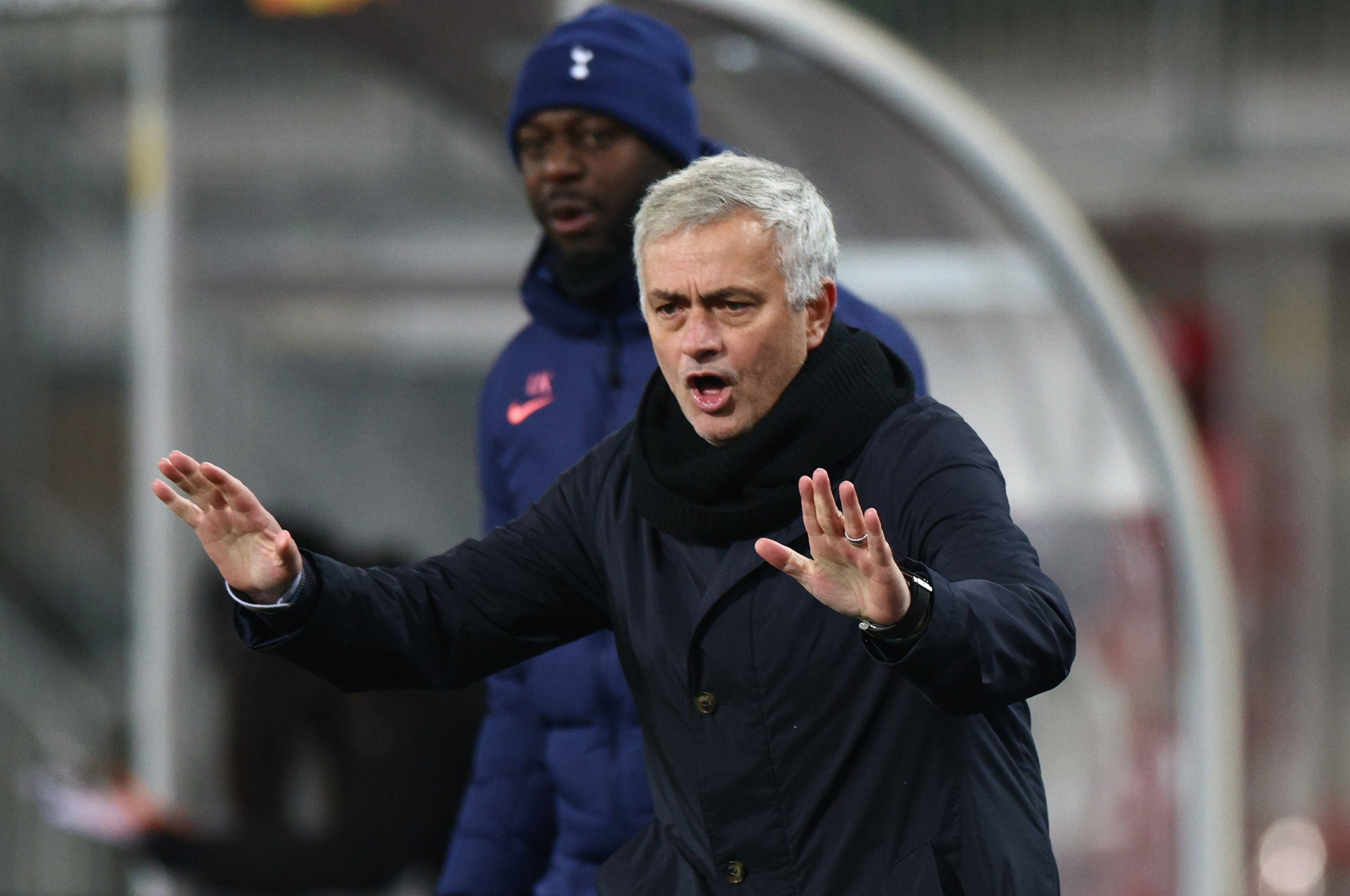 Rượt đuổi tỉ số nghẹt thở, Tottenham vượt vòng bảng Europa League - Ảnh 1.