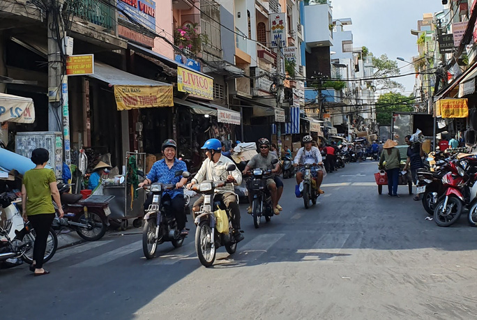 Nhiều người còn chủ quan, thờ ơ với dịch
